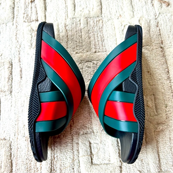 NIB Authentic Gucci Rubber Web Cross Front Slide Sandals Slippers Men 6 Women 8 - Picture 4 of 7